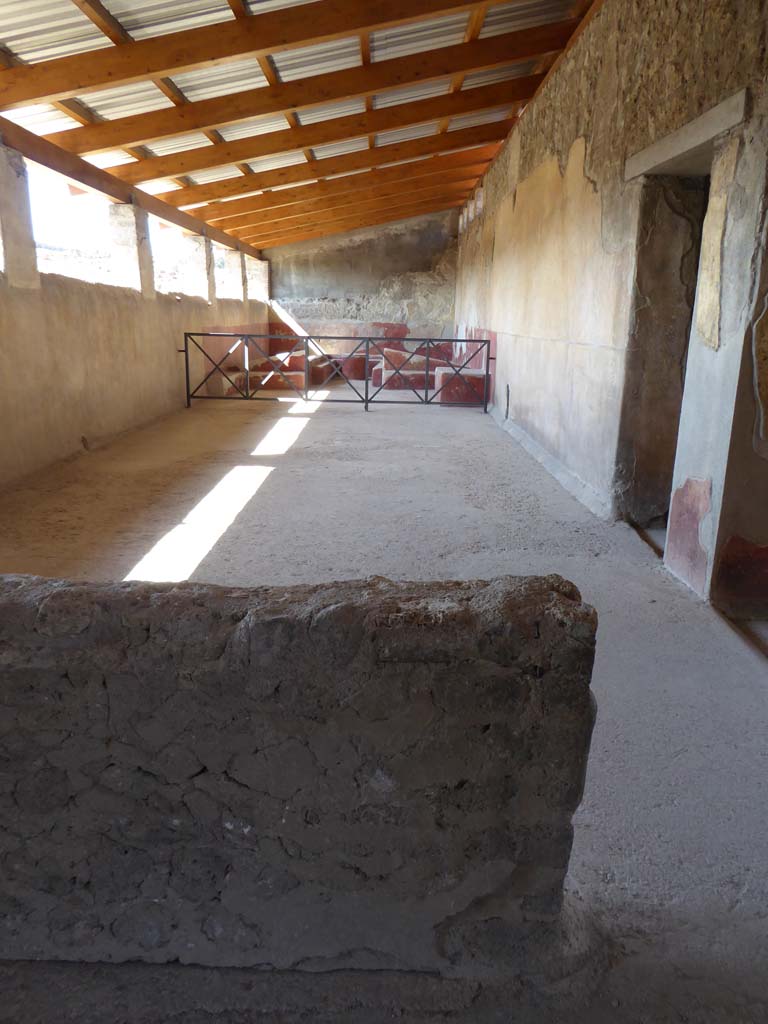 I.6.2 Pompeii. September 2017. Looking towards western end with summer triclinium.
Foto Annette Haug, ERC Grant 681269 DÉCOR.
