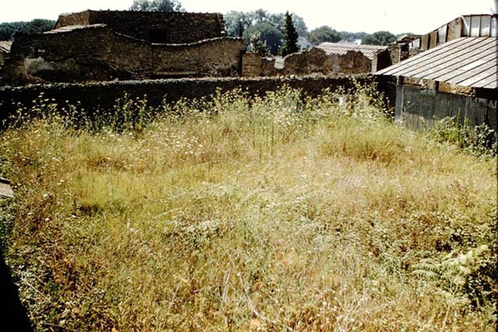 I.6.2 Pompeii. 1959. Looking south across garden area. Photo by Stanley A. Jashemski.
Source: The Wilhelmina and Stanley A. Jashemski archive in the University of Maryland Library, Special Collections (See collection page) and made available under the Creative Commons Attribution-Non Commercial License v.4. See Licence and use details.
J59f0474

