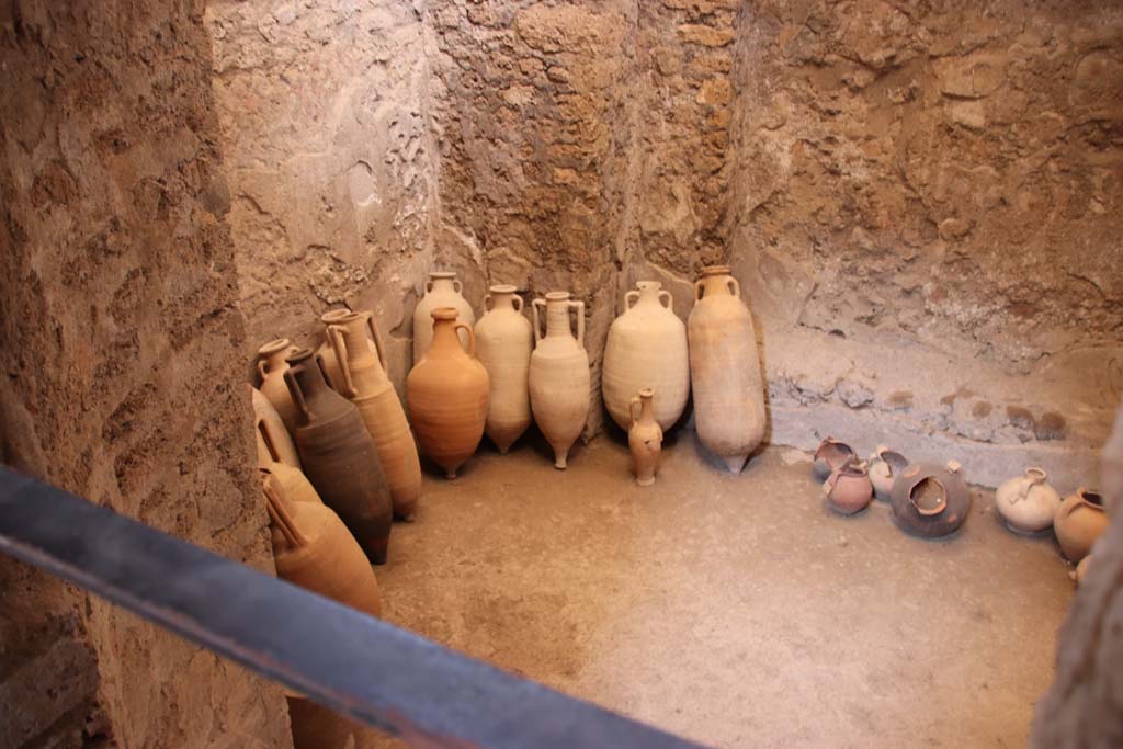 I.6.2 Pompeii. September 2019. Looking east across room in north-east corner of cryptoporticus.
Photo courtesy of Klaus Heese.


