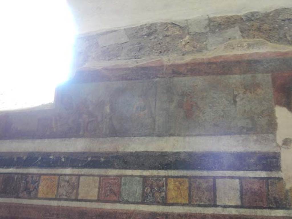I.6.2 Pompeii. May 2016. Detail from south end of upper west wall of east wing of cryptoporticus.  Photo courtesy of Buzz Ferebee.
