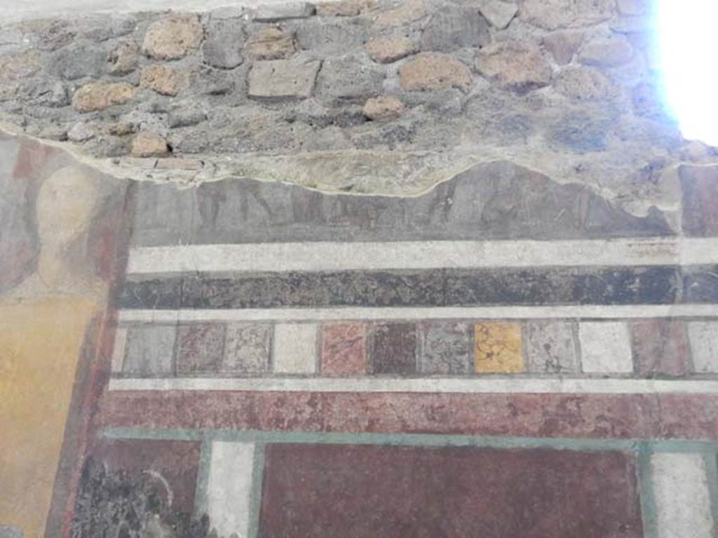 I.6.2 Pompeii. May 2016. Detail from west wall of east wing of cryptoporticus. Photo courtesy of Buzz Ferebee.