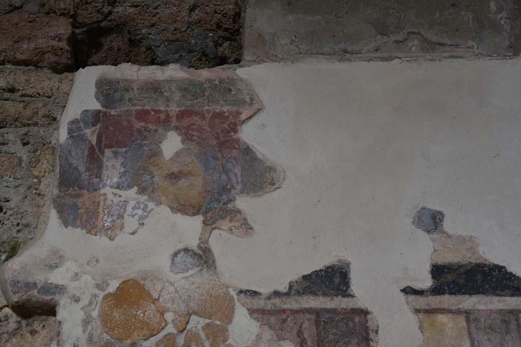 I.6.2 Pompeii. March 2019. North wall of cryptoporticus, at upper west end of painted panel.
Foto Annette Haug, ERC Grant 681269 DÉCOR.
