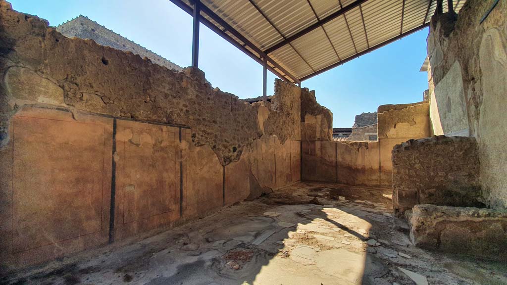 I.6.3 Pompeii. July 2021. Looking towards east wall and south-east corner.
Foto Annette Haug, ERC Grant 681269 DÉCOR

