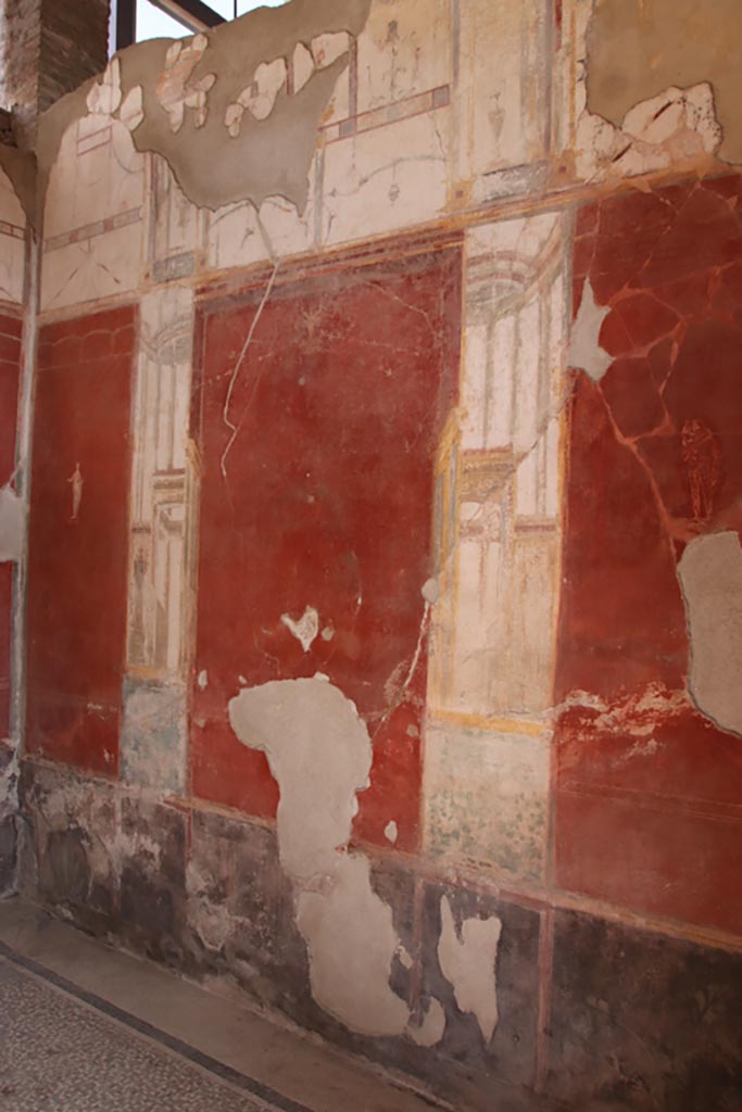 I.6.4 Pompeii.  December 2005. Room 5,  North wall
