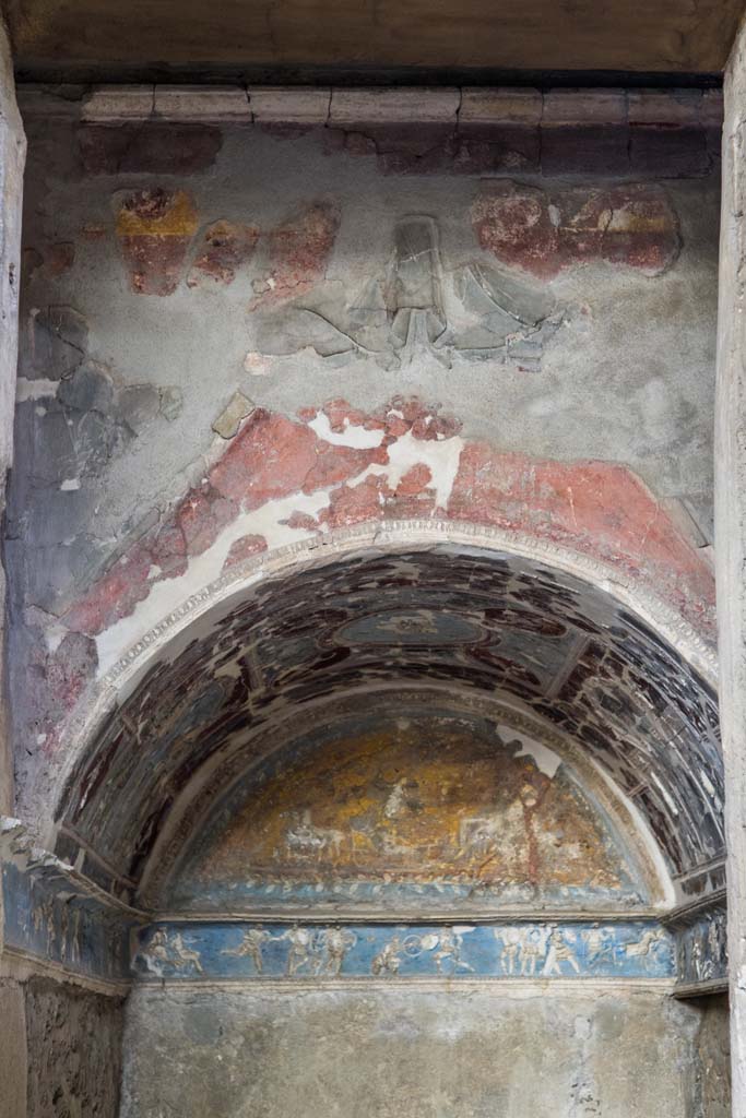 I.6.4 Pompeii. December 2021. Room 16, sacellum, detail of vaulted ceiling. Photo courtesy of Johannes Eber.