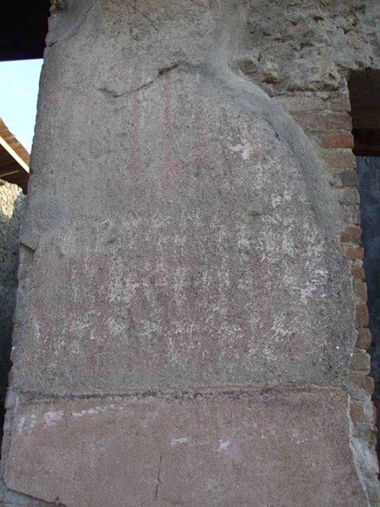 I.6.6 Pompeii. December 2007. Painted graffiti on the east side of the entrance.  (see above)

