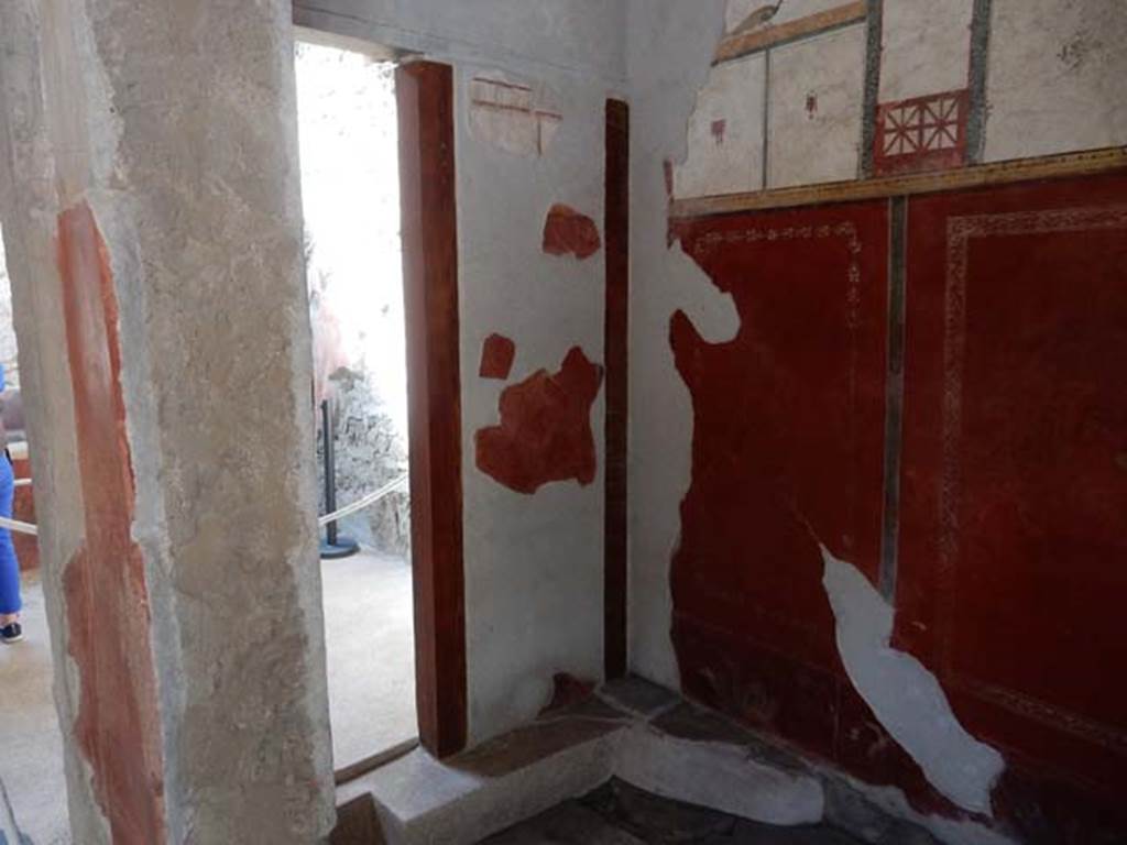 I.6.7 Pompeii. May 2016. Looking towards room on west side of entrance, the south-west corner and doorway through to atrium. Photo courtesy of Buzz Ferebee.

