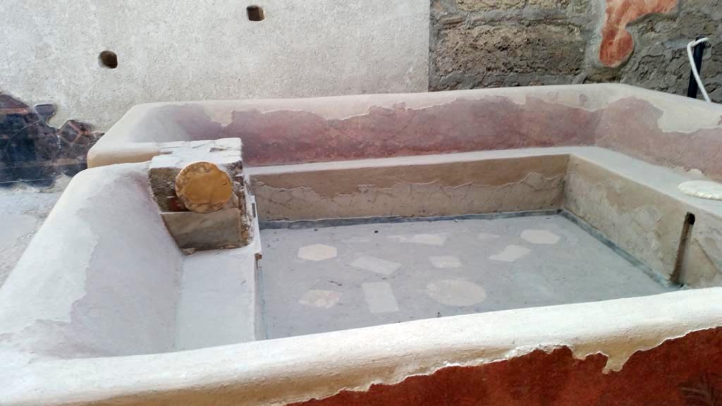 I.6.7 Pompeii. August 2016.
Looking west from east side of impluvium in atrium converted into a vat for fullery use. Photo courtesy of Maribel Velasco.