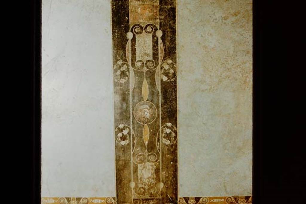 I.6.11 Pompeii. 1957. Decoration from east wall in north-east corner of atrium. Photo by Stanley A. Jashemski.
Source: The Wilhelmina and Stanley A. Jashemski archive in the University of Maryland Library, Special Collections (See collection page) and made available under the Creative Commons Attribution-Non Commercial License v.4. See Licence and use details.
J57f0263