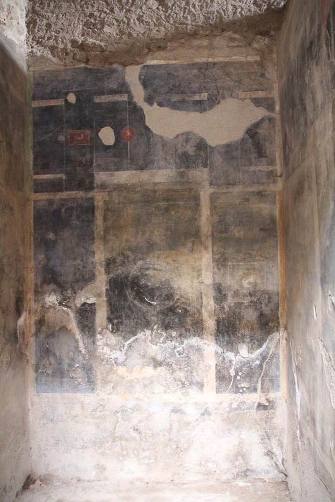 I.6.11 Pompeii. April 2014. Cubiculum 1, looking towards east wall. Photo courtesy of Klaus Heese.