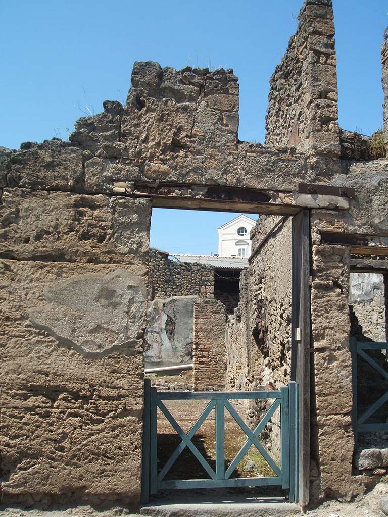 I.6.13 Pompeii. May 2005. Entrance doorway.
