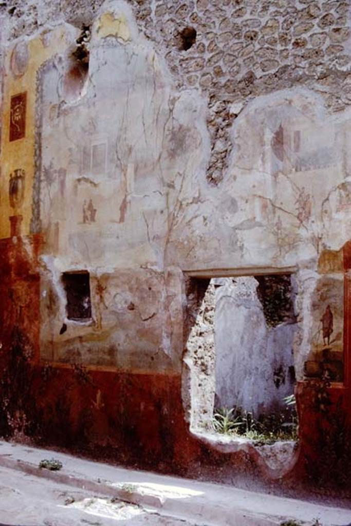 I.6.15 Pompeii. 1972. Room 9, east wall of small garden, with window to room 10.
Photo by Stanley A. Jashemski.
Source: The Wilhelmina and Stanley A. Jashemski archive in the University of Maryland Library, Special Collections (See collection page) and made available under the Creative Commons Attribution-Non Commercial License v.4. See Licence and use details. J72f0094