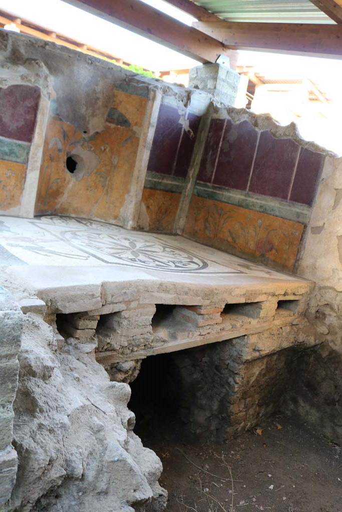 I.6.16 Pompeii. December 2018. 
Looking north under the floor of the caldarium of the baths’ area. Photo courtesy of Aude Durand.
