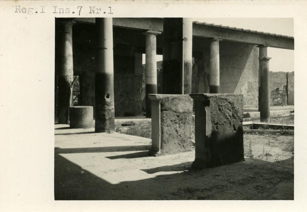 I.7.1 Pompeii. Pre-1937-39. Looking south-east across peristyle from north portico.
Photo courtesy of American Academy in Rome, Photographic Archive. Warsher collection no. 1888.
