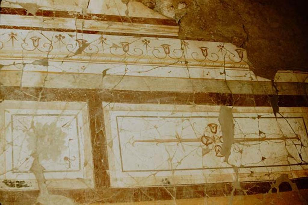 I.7.1 Pompeii. 1957. Detail of wall decoration on upper west wall of oecus, at south end. Photo by Stanley A. Jashemski.
Source: The Wilhelmina and Stanley A. Jashemski archive in the University of Maryland Library, Special Collections (See collection page) and made available under the Creative Commons Attribution-Non-Commercial License v.4. See Licence and use details.
J57f0215

