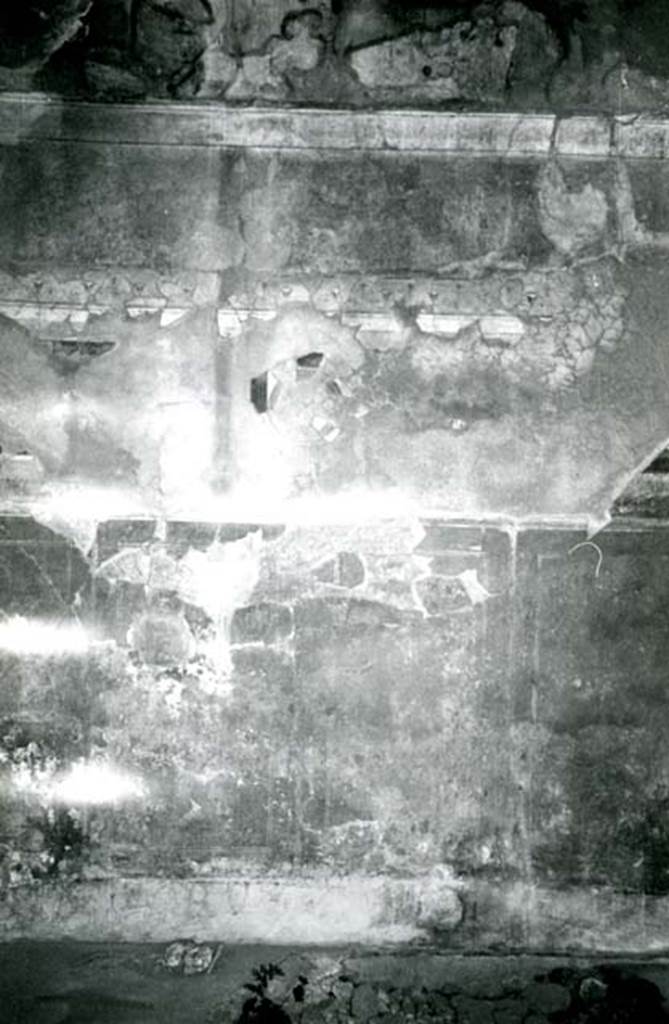 I.7.1 Pompeii. 1972. Domus of P. Paquius Proculus, oecus N of peristyle.  Photo courtesy of Anne Laidlaw.
American Academy in Rome, Photographic Archive. Laidlaw collection _P_72_13_1.
