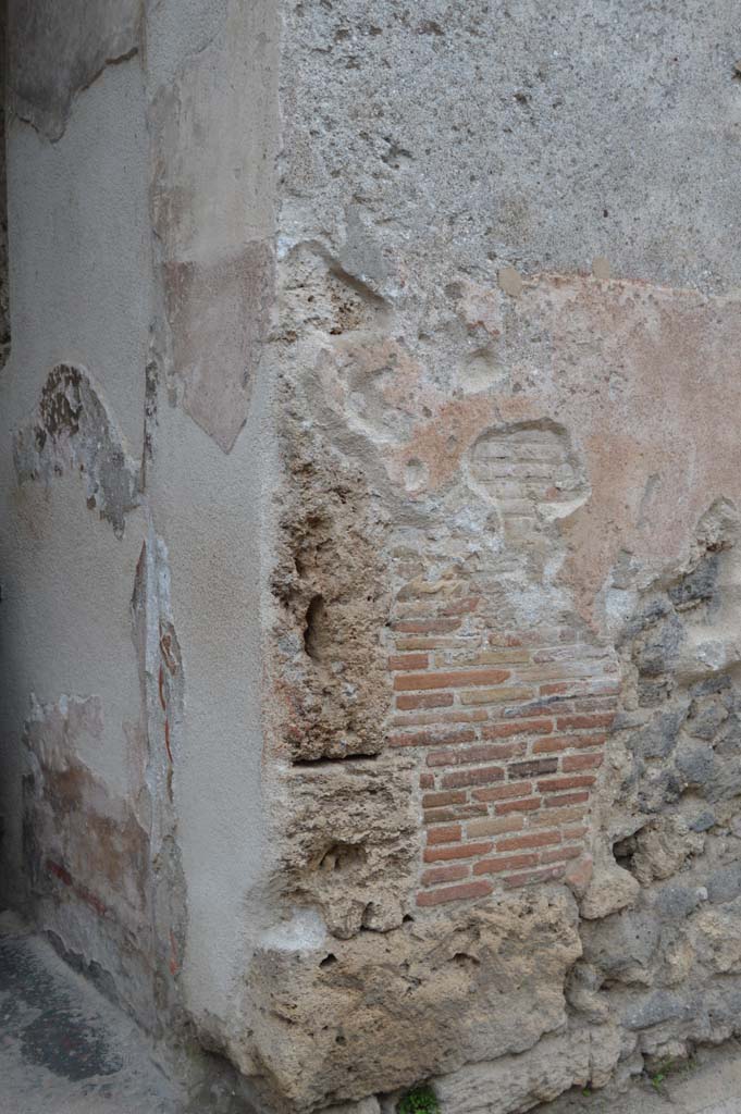 I.7.1, Pompeii. October 2017. Looking towards exterior west side of entrance doorway
Foto Taylor Lauritsen, ERC Grant 681269 DCOR.
