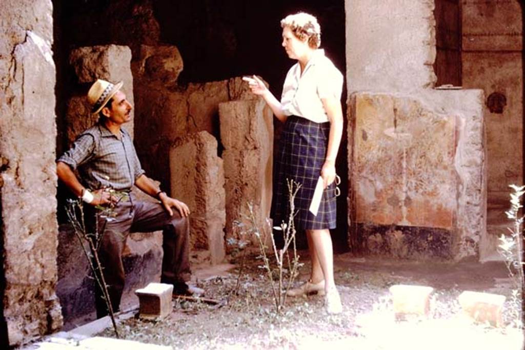 I.7.3 Pompeii. 1964. Looking south-east across garden area. Photo by Stanley A. Jashemski.
Source: The Wilhelmina and Stanley A. Jashemski archive in the University of Maryland Library, Special Collections (See collection page) and made available under the Creative Commons Attribution-Non Commercial License v.4. See Licence and use details.
J64f1799