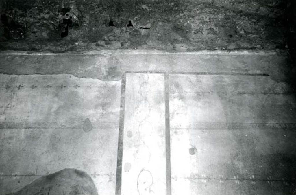 I.7.3 Pompeii. 1972. Domus of M. Fabius Amandus, room SW of court, W wall. Photo courtesy of Anne Laidlaw.
American Academy in Rome, Photographic Archive. Laidlaw collection _P_72_13_5.