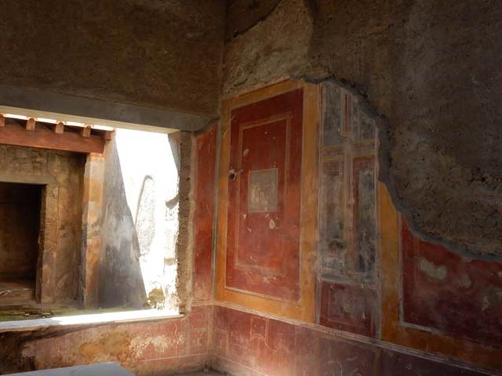 I.7.3 Pompeii. May 2016. South-west corner of atrium, and window into garden area.
Photo courtesy of Buzz Ferebee.