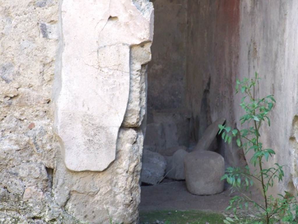 I.7.5 Pompeii. December 2007. Doorway to closed tablinum on south side of courtyard