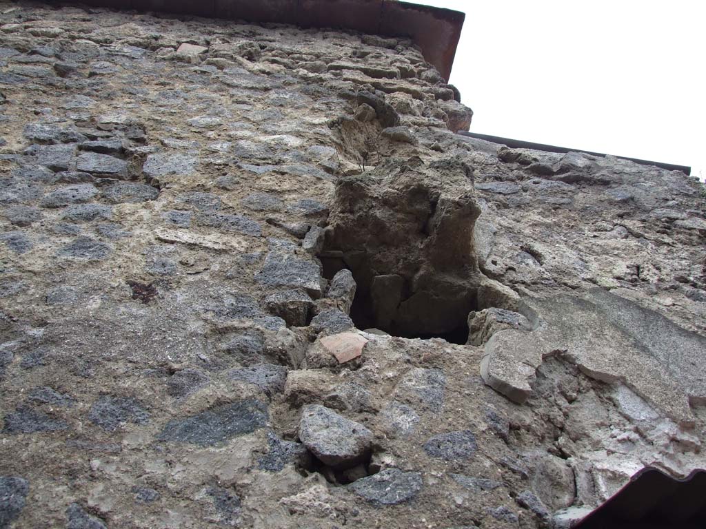 I.7.7 Pompeii. December 2006. West wall of vestibule.