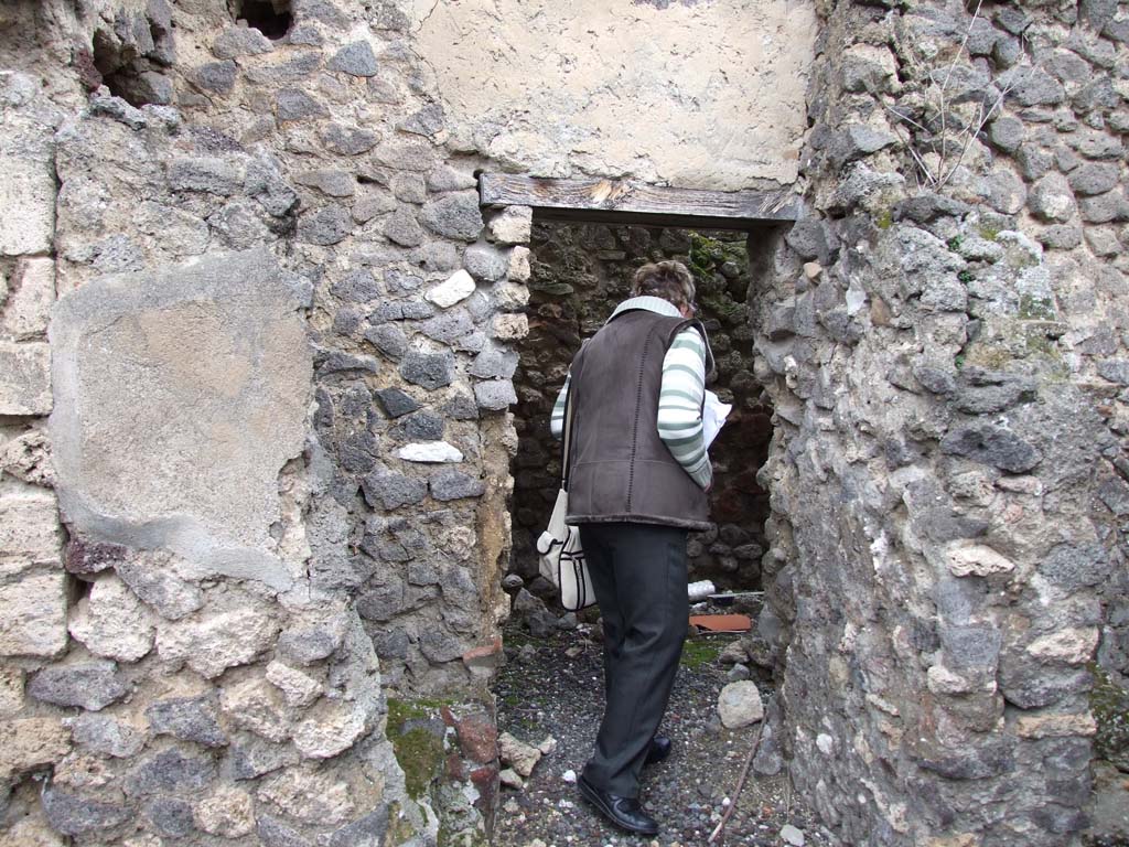 I.7.7 Pompeii. December 2006. Doorway to room on east of entrance.