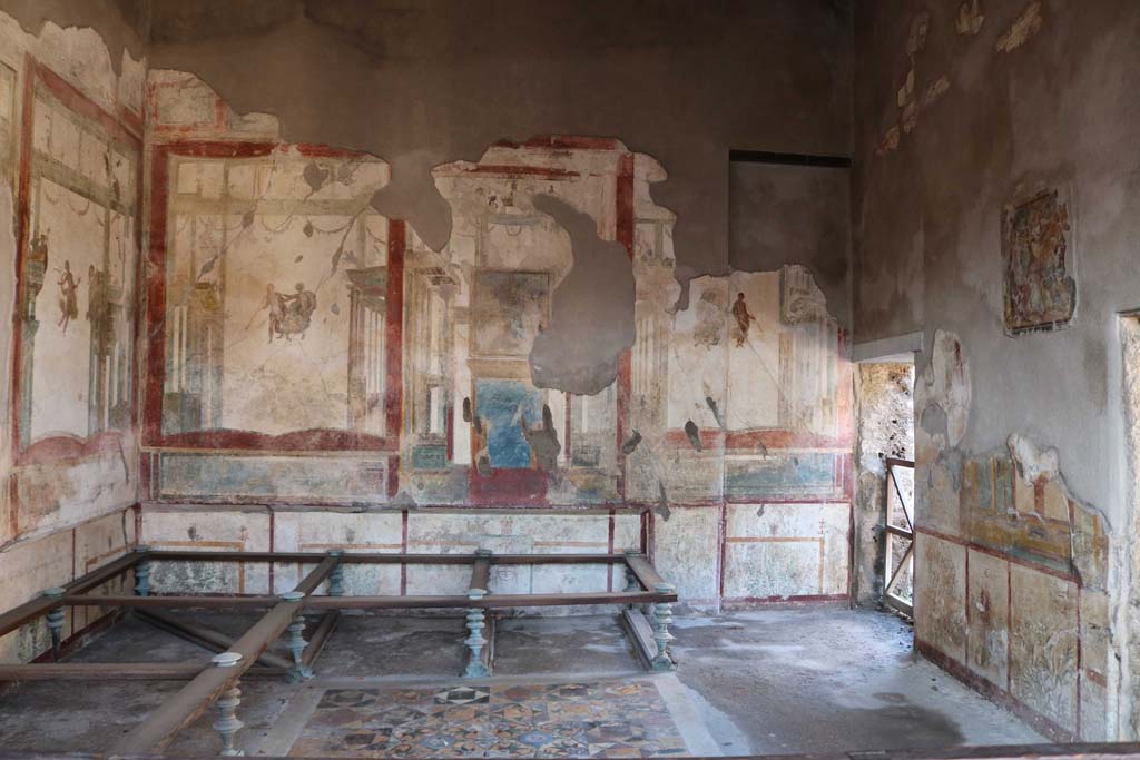 I.7.11 Pompeii. December 2018. Looking north in triclinium. Photo courtesy of Aude Durand.
