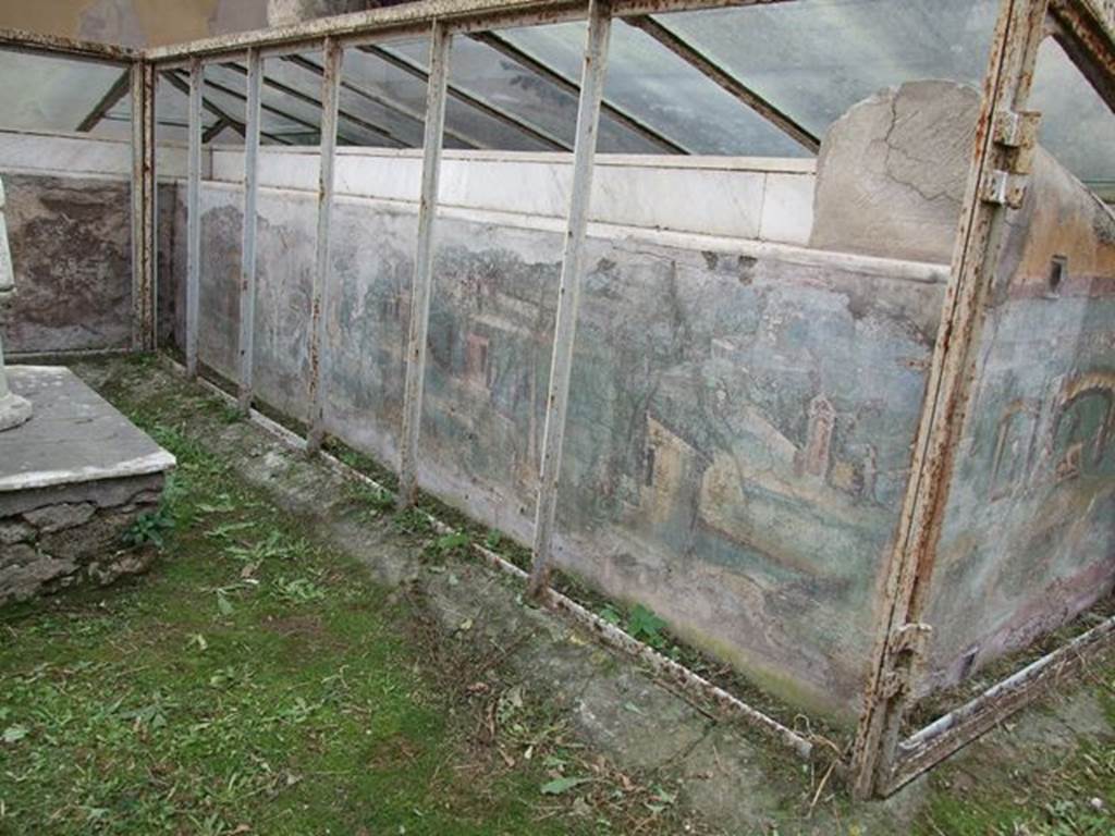 I.7.12 Pompeii. September 2021. 
Detail from painted panel on inside of west side of summer triclinium at north end. Photo courtesy of Klaus Heese.
