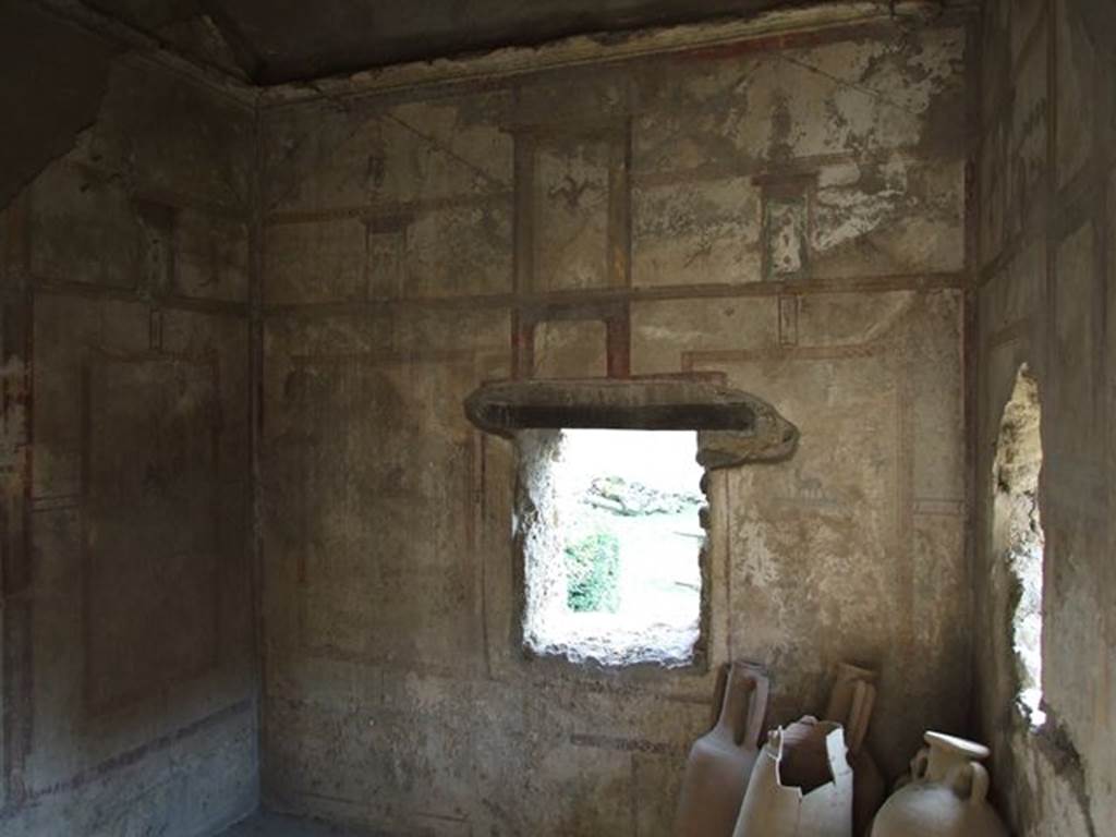 I.7.12 Pompeii. December 2006. South wall of cubiculum, with window onto garden.
