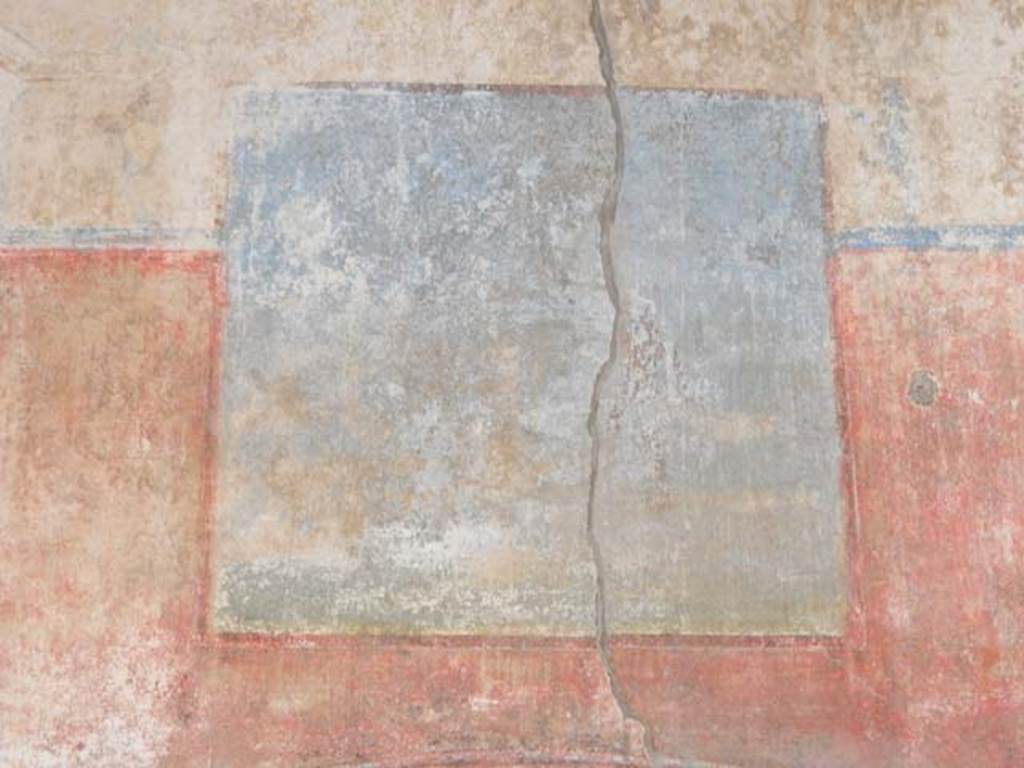 I.7.19 Pompeii. May 2017. Upper east wall of cubiculum. Remains of “a nearly square painting also pictured a landscape with a figure, probably Marsyas”, as described by Peters in Landscape in Romano-Campanian Mural Paintings (see above). Photo courtesy of Buzz Ferebee.