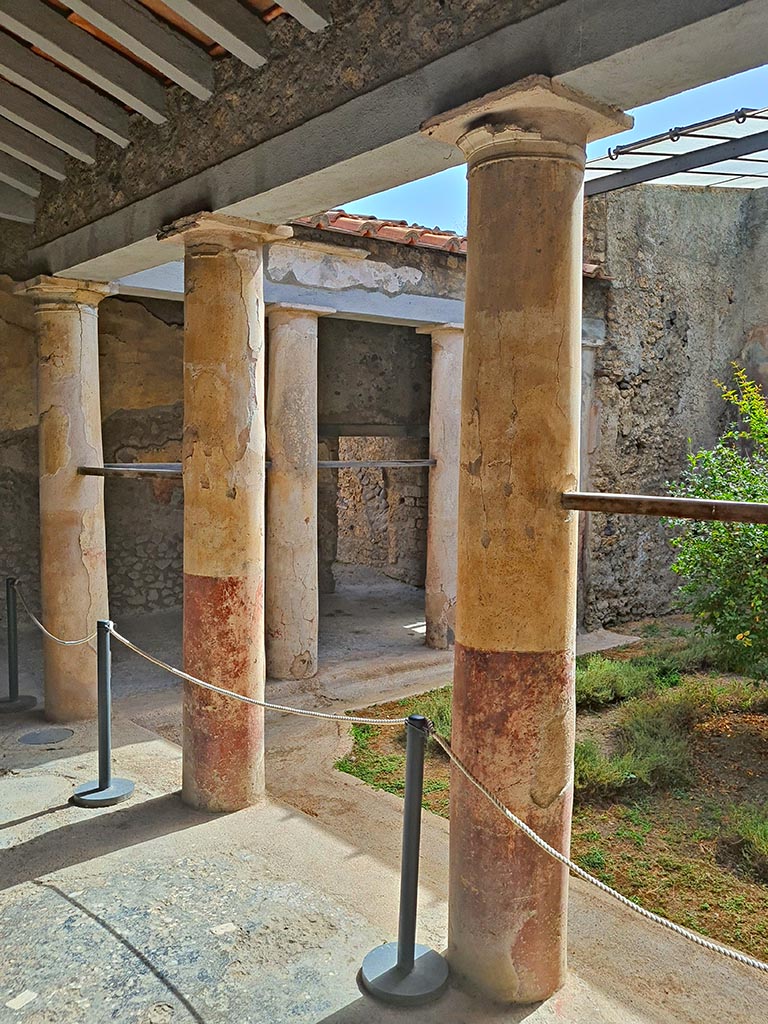 I.7.19 Pompeii. September 2024.
Looking south-east across north portico. Photo courtesy of Giuseppe Ciaramella.