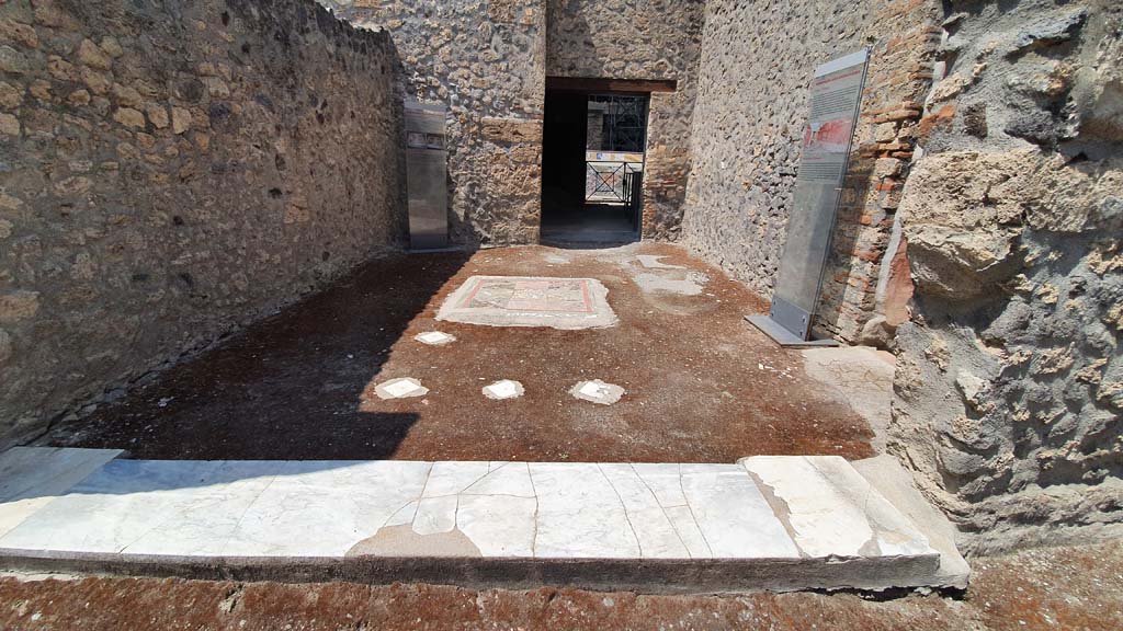 I.8.9 Pompeii. July 2021. Room 2, oecus, looking north towards doorway to bar room, ahead, and to room 3, on right. 
Foto Annette Haug, ERC Grant 681269 DÉCOR.
