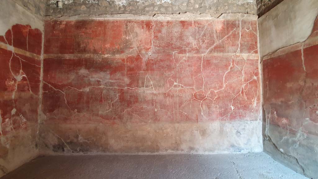 I.8.9 Pompeii. July 2021. Room 3, looking towards east wall. 
Foto Annette Haug, ERC Grant 681269 DÉCOR.
