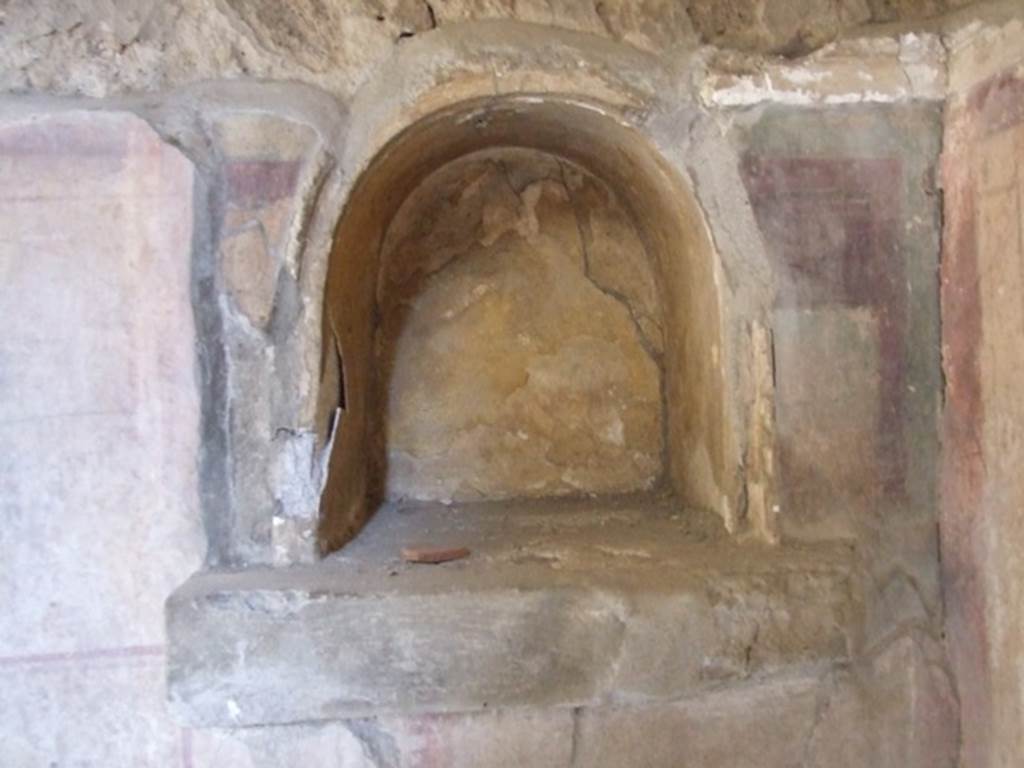 I.8.9 Pompeii.  March 2009. Room 4.  Cubiculum. Niche in west wall.