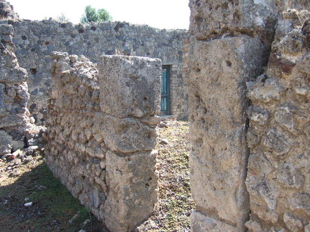 I.8.10 Pompeii. September 2005. Room 2.
According to Fröhlich, the paintings of the potters and dancers were found to the left of the main entrance, by a door to room 2 that was added later.
See Fröhlich, T., 1991. Lararien und Fassadenbilder in den Vesuvstädten. Mainz: von Zabern. (F5, p.307).

