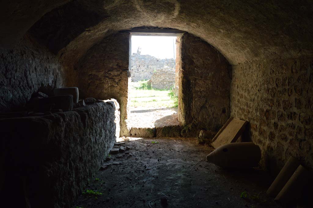 I.8.10 Pompeii. October 2017. Looking south to doorway from kitchen. 
Foto Taylor Lauritsen, ERC Grant 681269 DÉCOR.

