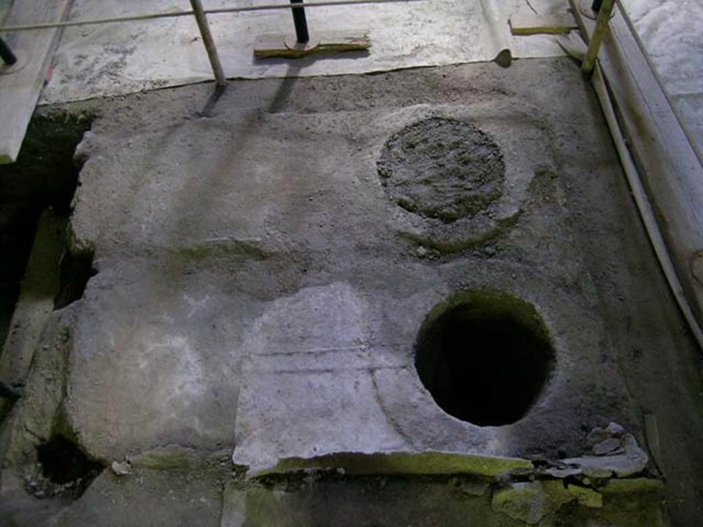 I.8.15 Pompeii. May 2004. Detail of plant for production of pigments. Photo courtesy of Nicolas Monteix.
