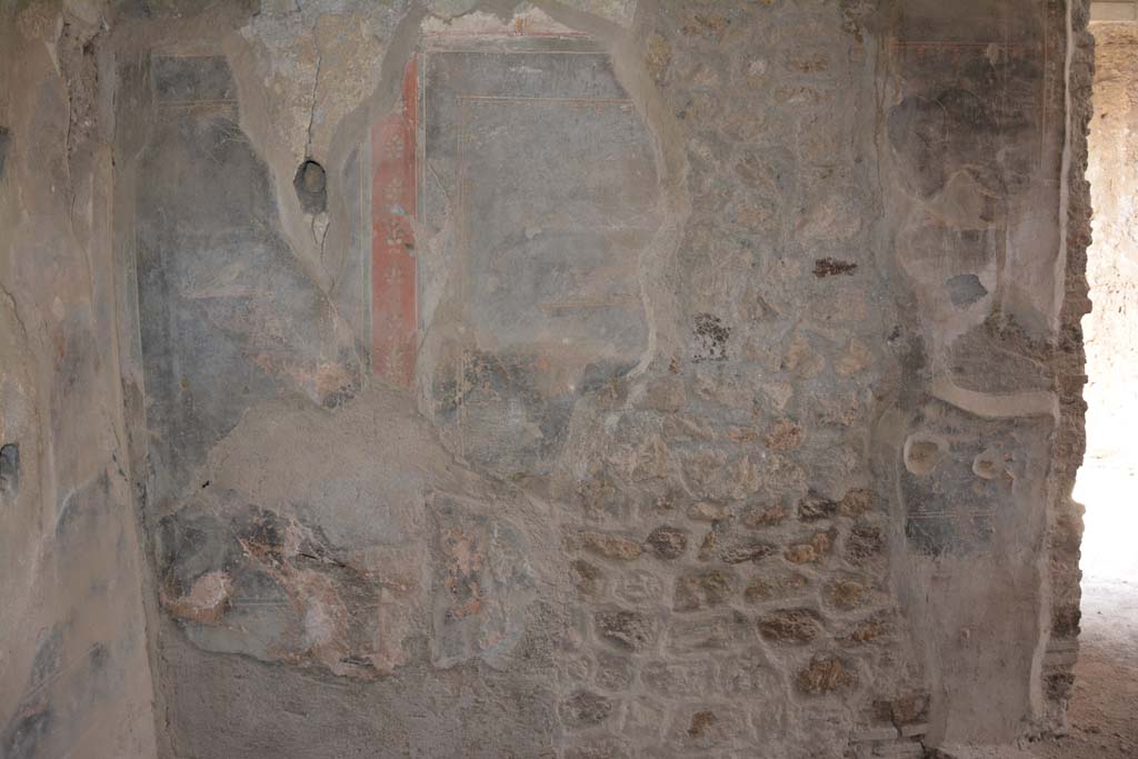 I.8.17 Pompeii. March 2019. Room 7, looking towards west wall. 
Foto Annette Haug, ERC Grant 681269 DÉCOR.
