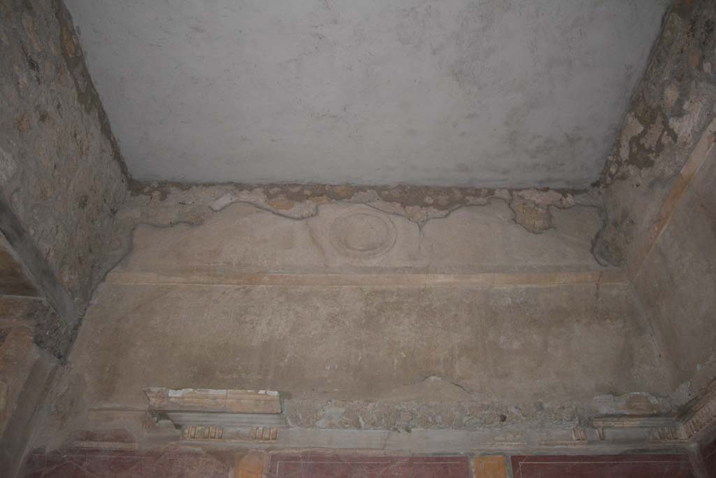 I.8.17 Pompeii. October 2019. Room 12, looking west towards upper walls. 
Foto Annette Haug, ERC Grant 681269 DCOR.
