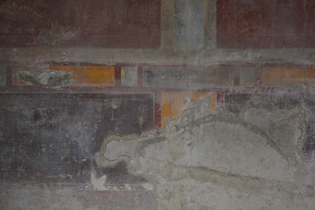 I.8.17 Pompeii. March 2019. Room 13, detail from painted zoccolo on north wall at west end. 
Foto Annette Haug, ERC Grant 681269 DÉCOR.
