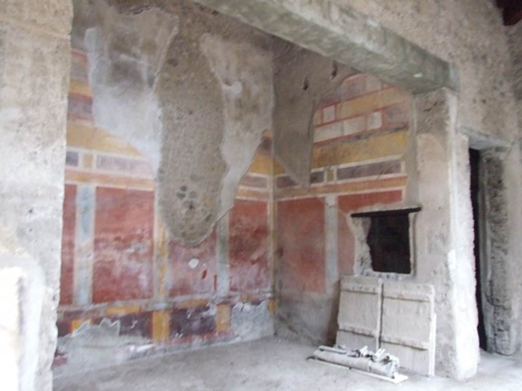 I.8.17 Pompeii. December 2007. Room 13, ala in centre of north side of atrium. Looking north-east.