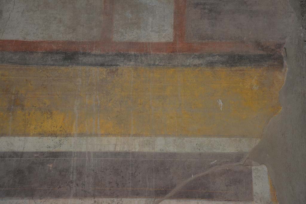 I.8.17 Pompeii. March 2019. Room 13, detail of painted decoration on upper east wall at south end.
Foto Annette Haug, ERC Grant 681269 DÉCOR.
