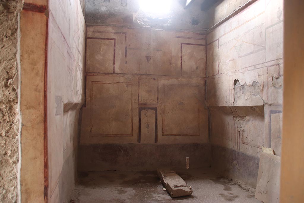 I.8.17 Pompeii. October 2024. Room 14, looking towards west wall with window above. Photo courtesy of Klaus Heese.