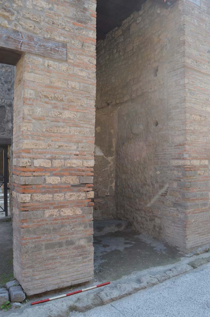I.9.1 Pompeii. October 2017. Looking towards west wall of entrance vestibule.
Foto Taylor Lauritsen, ERC Grant 681269 DCOR.
