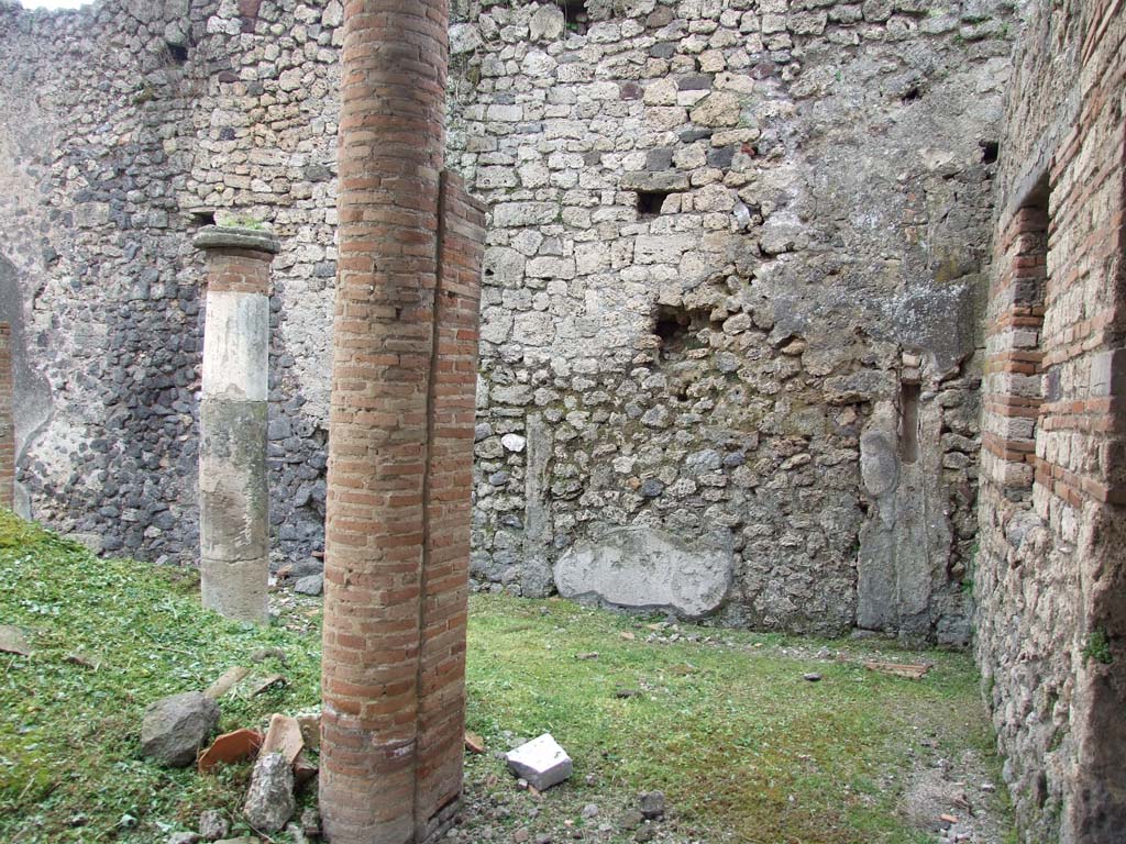 I.9.3 Pompeii. March 2009. Room 6, north-west corner of portico in garden area.