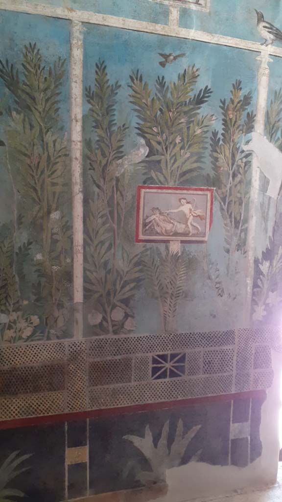 I.9.5 Pompeii. July 2021. Room 5, south wall with painting of Ariadne and Dionysus.
Photo courtesy of Davide Peluso.

