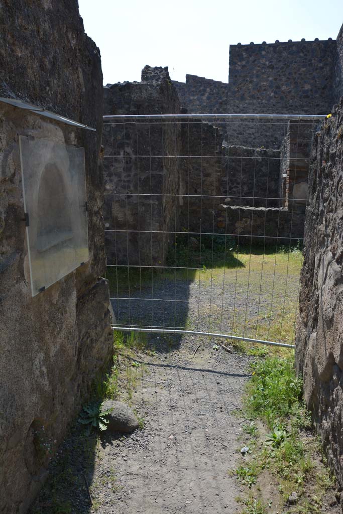 I.10.3 Pompeii. April 2017. Looking south along entrance corridor. Photo courtesy Adrian Hielscher.