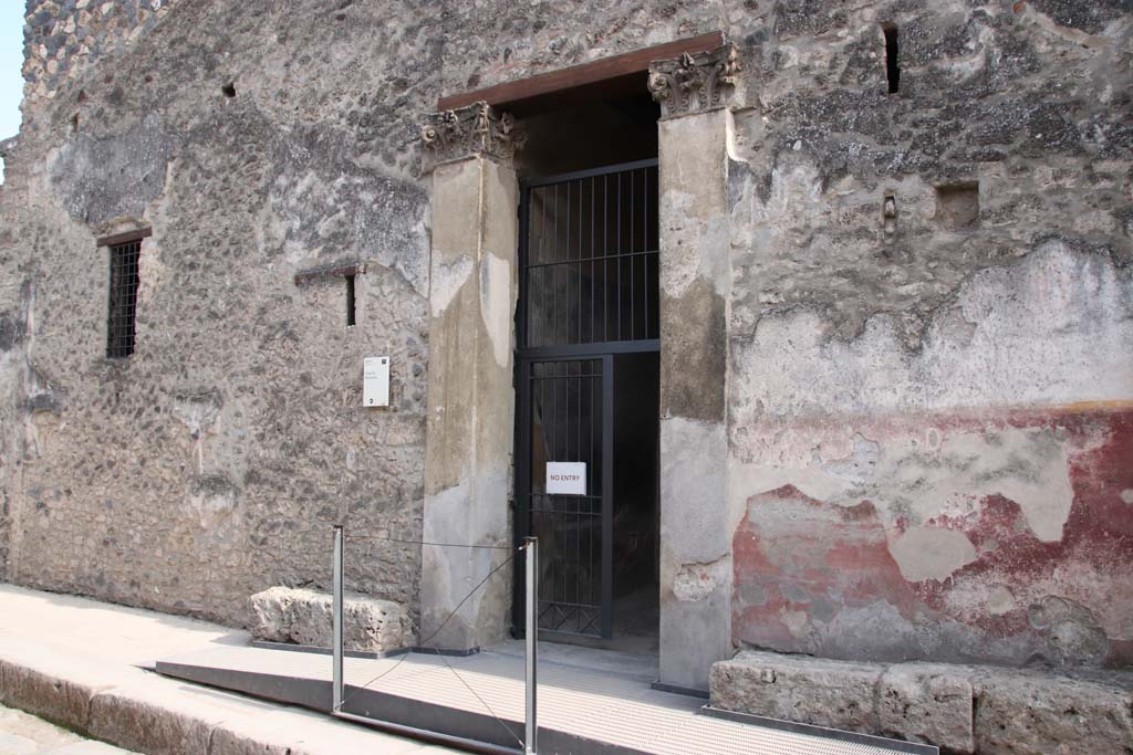1.10.4 Pompeii. September 2021. 
Looking south-east towards doorway, exit only during the pandemic. Photo courtesy of Klaus Heese.
