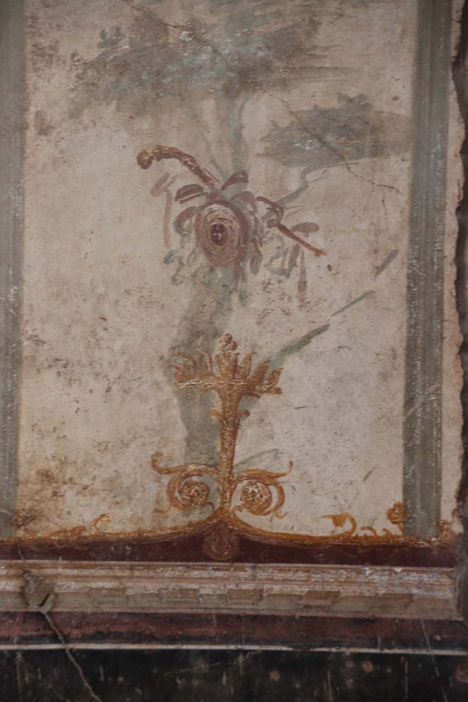 I.10.4 Pompeii. September 2021. 
East wall of atrium, detail from panel in south-east corner. Photo courtesy of Klaus Heese.
